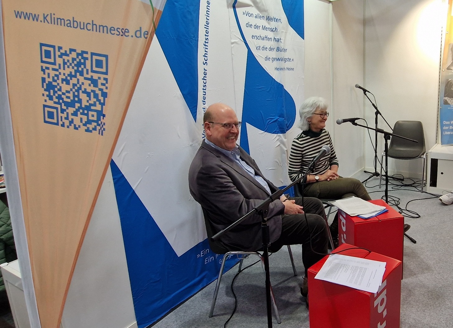 Lesung und Gespräch mit PEN-Präsidiumsmitglied Uli Rothfuss und der ehemaligen Writers-in-Exile-Stipendiatin Sehbal Senyurt Arinli